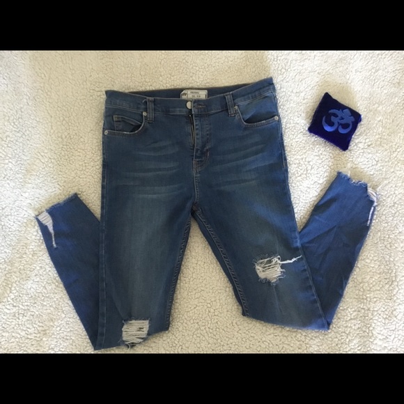 Free People Distressed Skinny Jeans - Picture 5 of 5